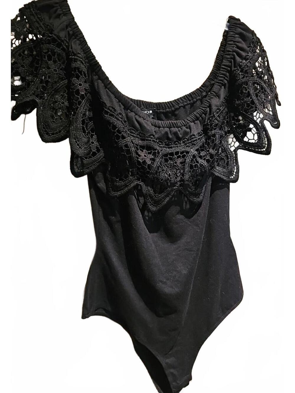 Fashion Nova Black On Or Off Shoulder Lace Accent Bodysuit Size M